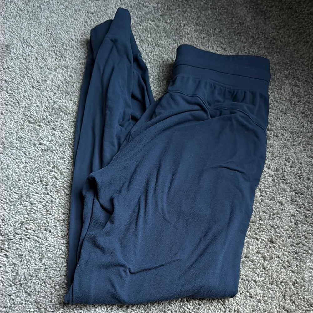 LuLulemon ready to Rulu joggers.  Size 6